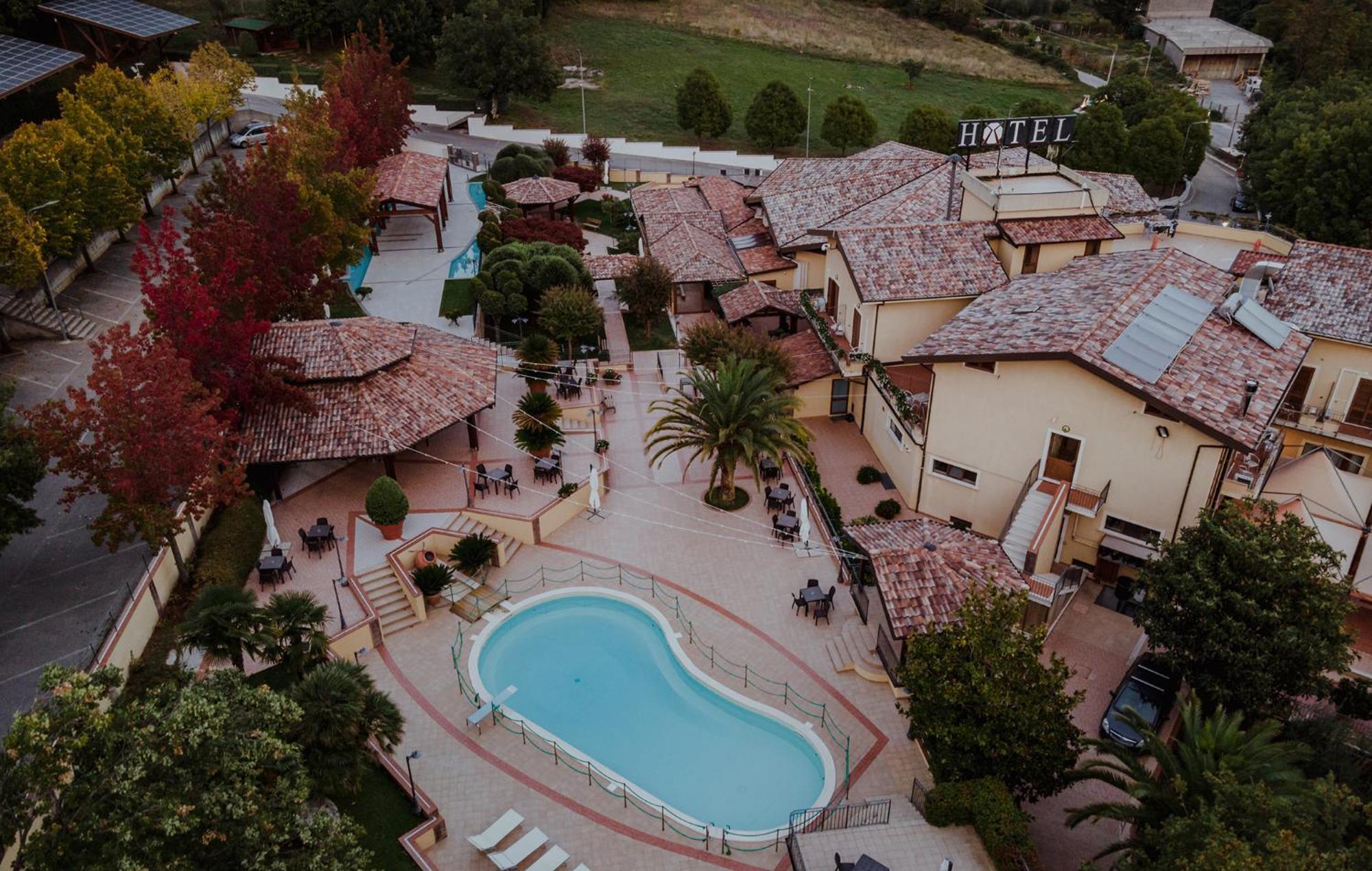 San Raffaele Hotel Restaurant & Resort Castelluccio Superiore Exterior photo